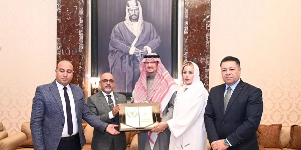 الأمير فيصل بن تركي بن ناصر، يتسلم الجائزة الدولية لصناع التنمية والسلام لعام 2022